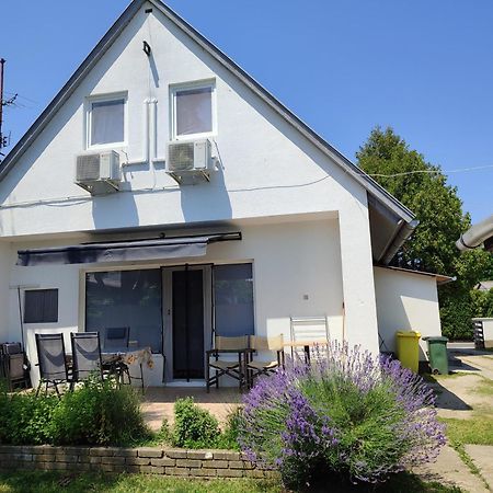 Aranyharmat Apartman Balatonlelle Bagian luar foto