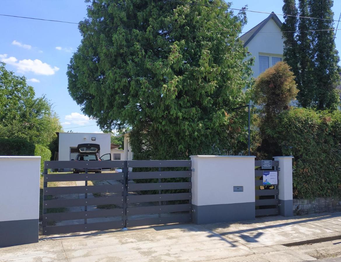 Aranyharmat Apartman Balatonlelle Bagian luar foto